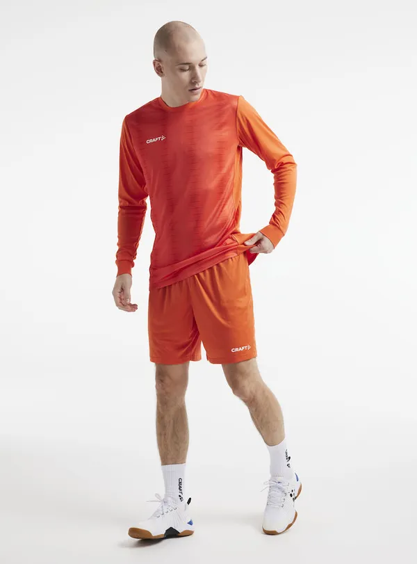 1905572-573000_CRAFT SQUAD SHORT SOLID M_Closeup6.jpg